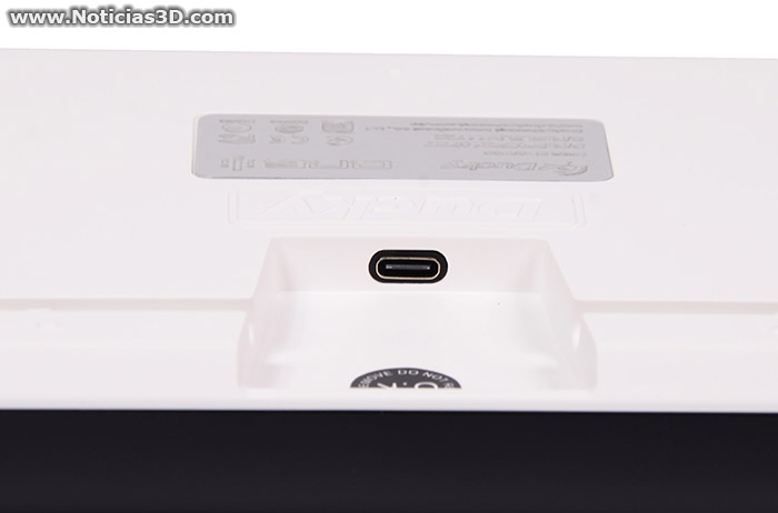 Ducky One 3 Foto del conector