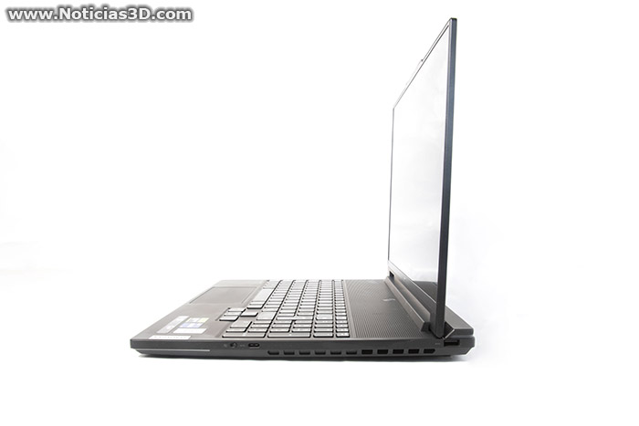 Lenovo Legion 9i Gen 9 vista lateral derecho abierto Lenovo Legion 9i Gen 9 vista lateral derecho abierto