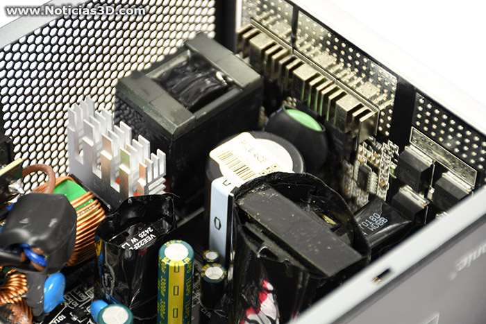 Seasonic CORE GX ATX 3 (2024) 650W Foto del interior de la fuente