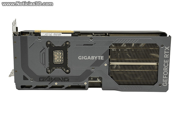 GIGABYTE GeForce RTX 5070 Ti GAMING OC 16G Foto del backplate