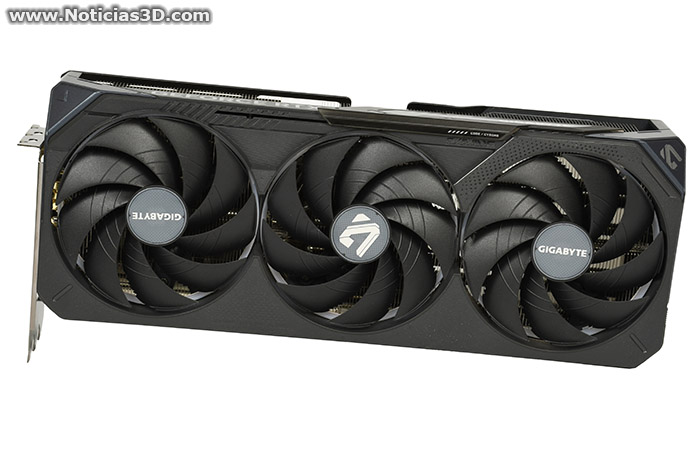 GIGABYTE GeForce RTX 5070 Ti GAMING OC 16G Foto de la tarjeta gráifca, cara de los ventiladores